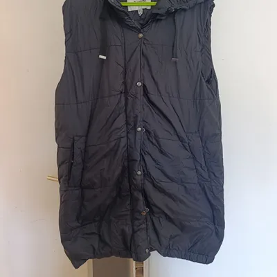 Doudoune noir sans manche taille 42